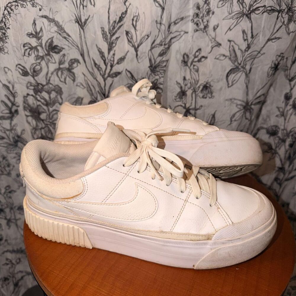 Nike Women's White Trainers